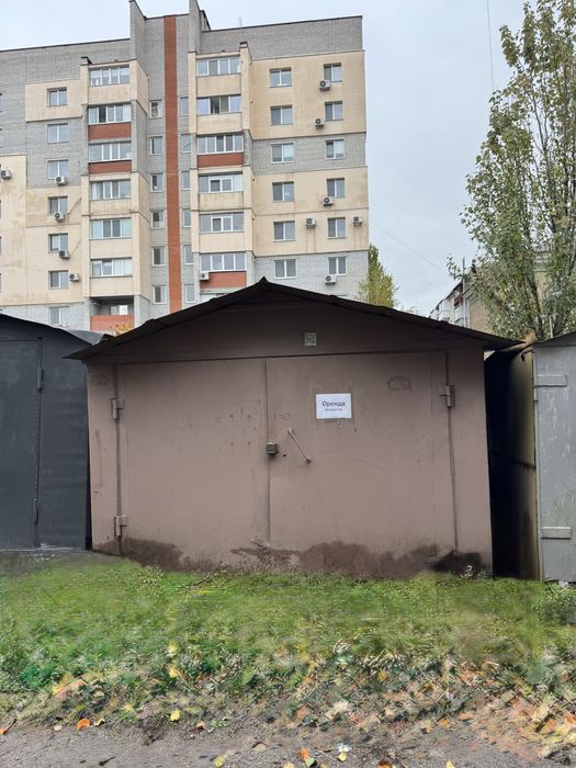 Сдам гараж в центре.