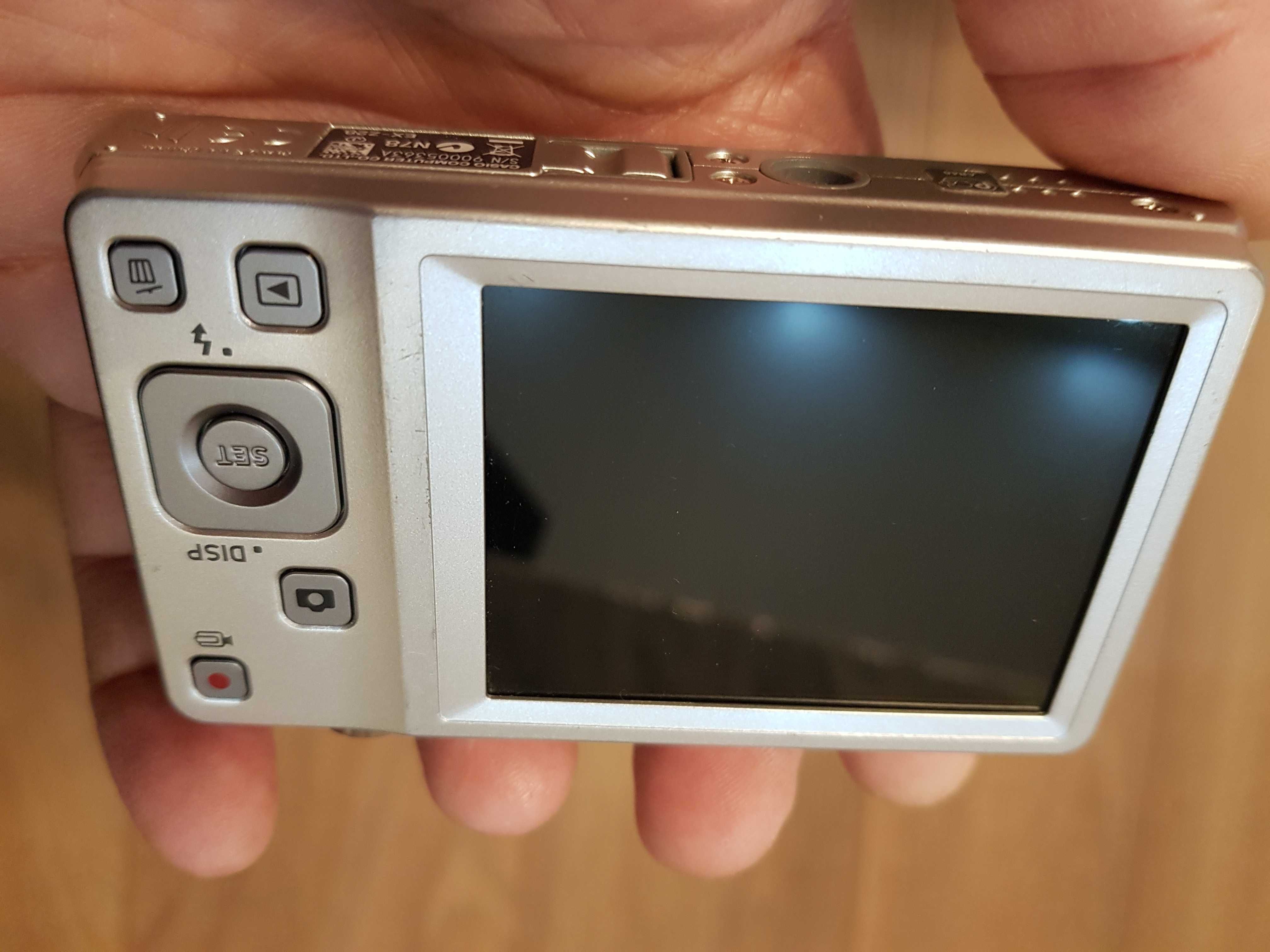 CASIO EXILIM EX-Z28 Silver 16.1 MP Digital Camera