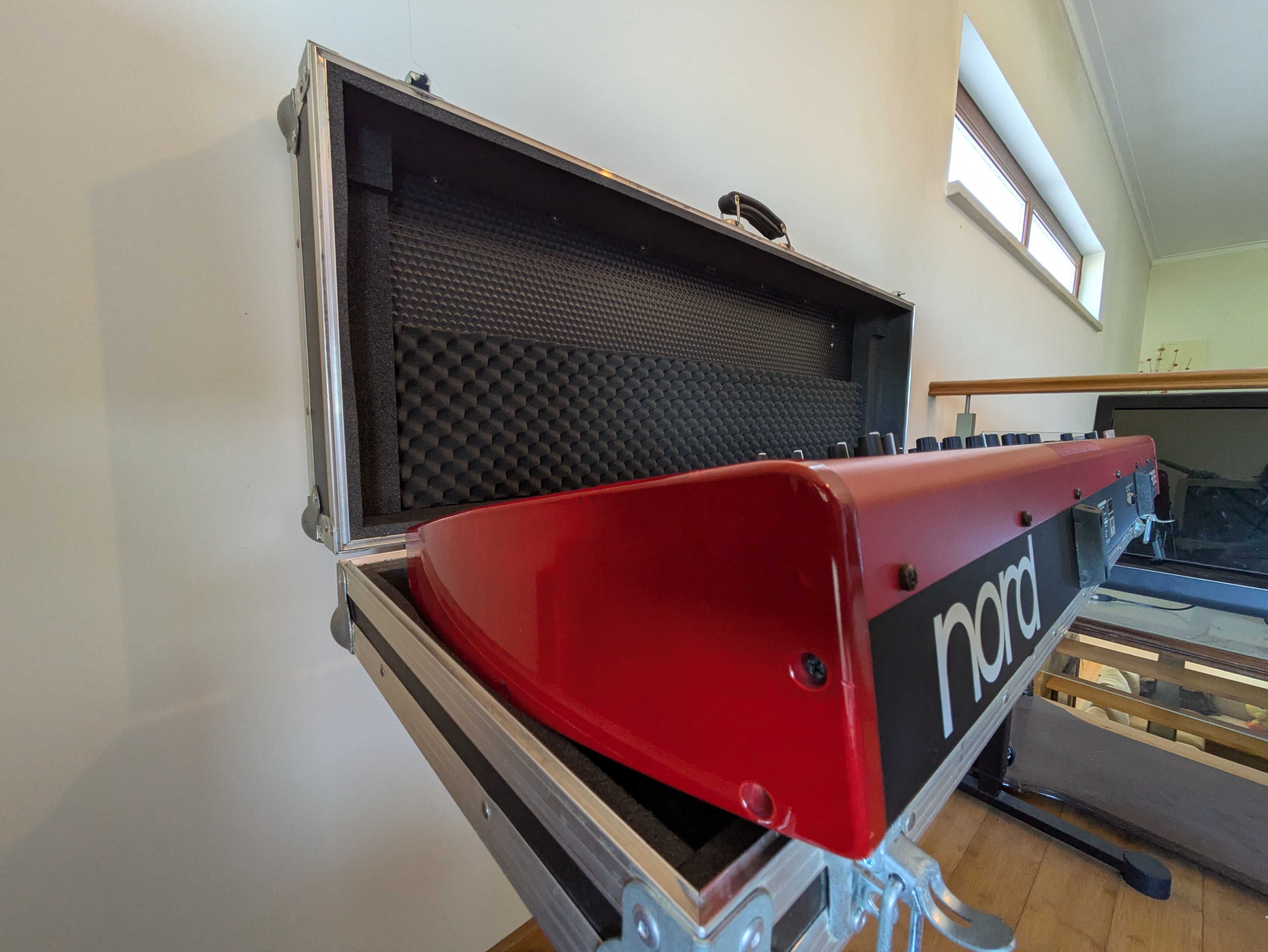 Nord Stage 76 + Hardcase Thon