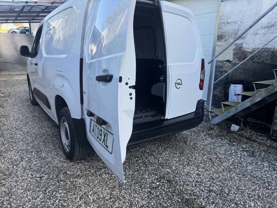 Opel Combo L1H1 Nacional 2022 poucos kms C/ IVA Descriminado