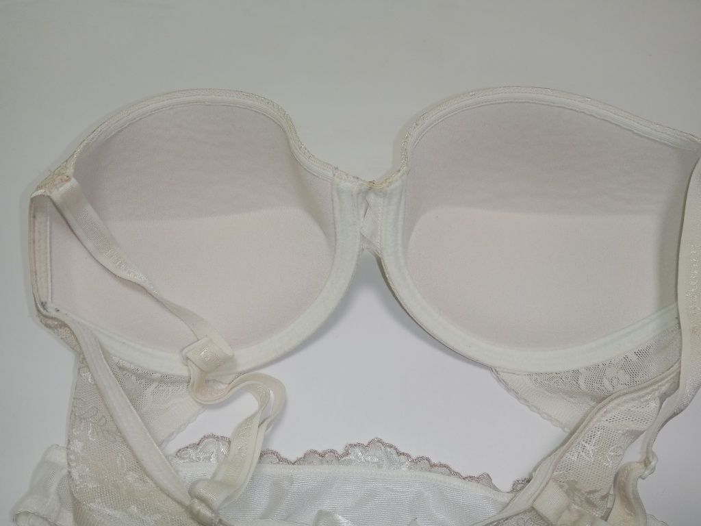 TRIUMPH 75C,S/M komplet,biustonosz,stanik push up,majtki,stringi.NOWE!
