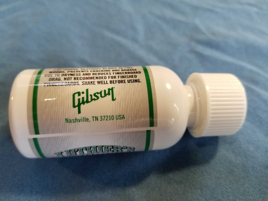 Gibson комплект для догляду за гітарою