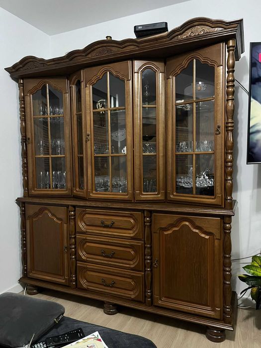 Komoda z witryną kredens