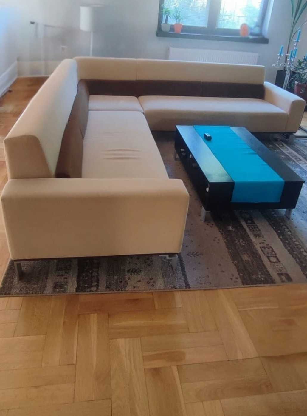 Sofa narożna duża, nowoczesna w dobrym stanie