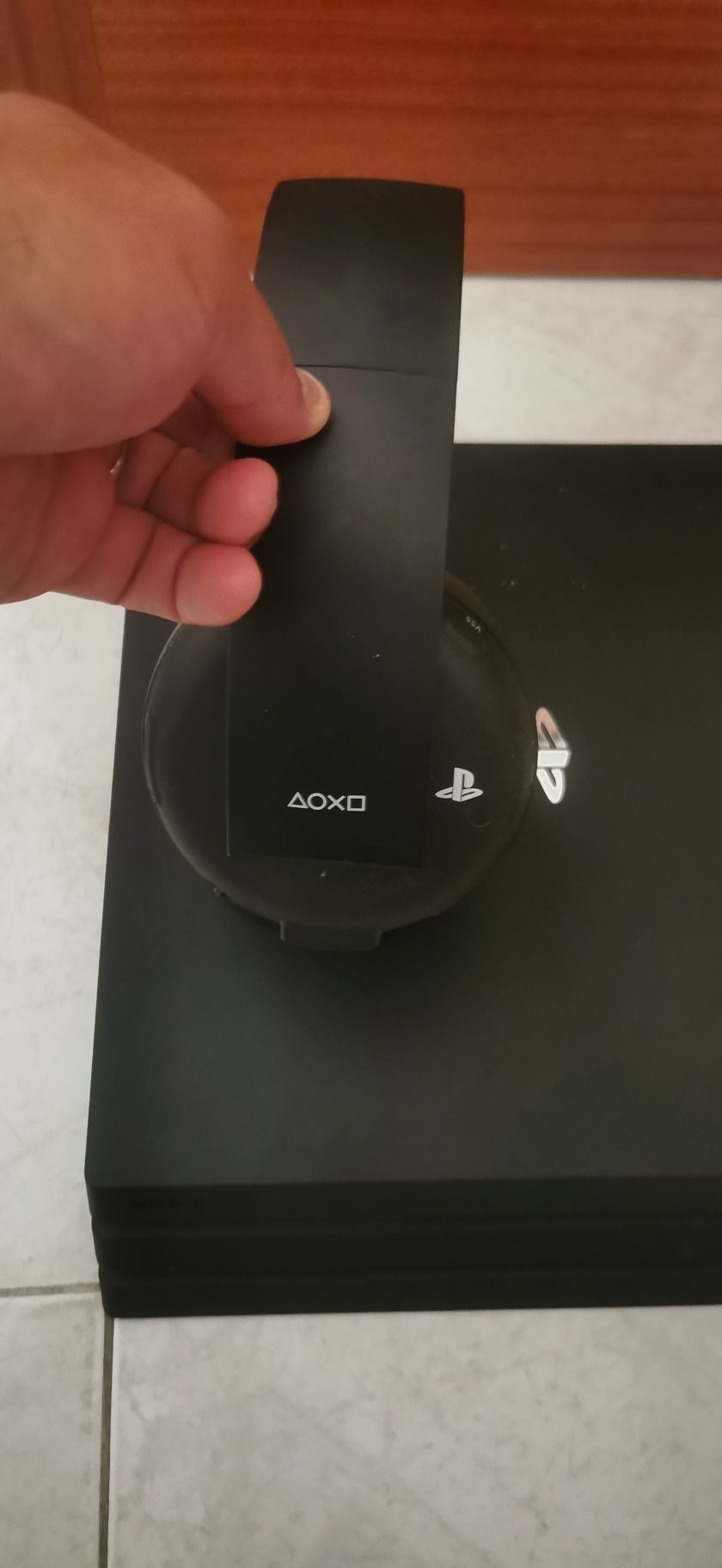 Ps4 pro como nova com fones