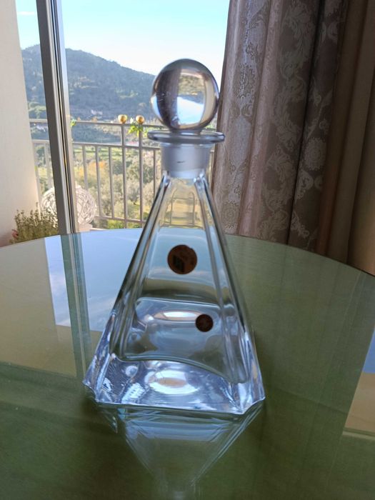 Garrafas e Jarra de Cristal