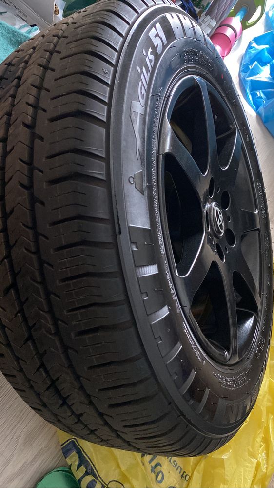 4x Felgi 16’ Toyota +Super Opony Michelin Agilis 215/65R16C /DOT-2017/