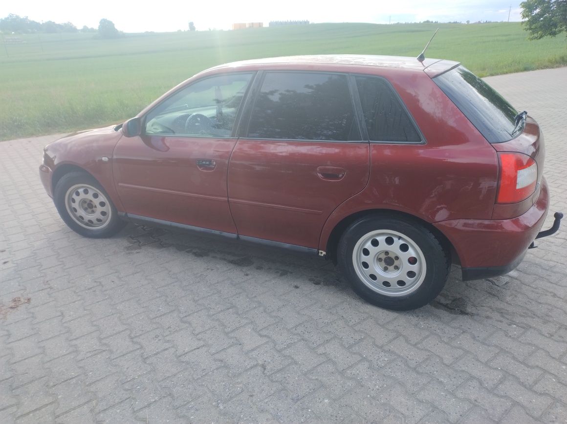 Audi a3 gaz 1.6 2001r