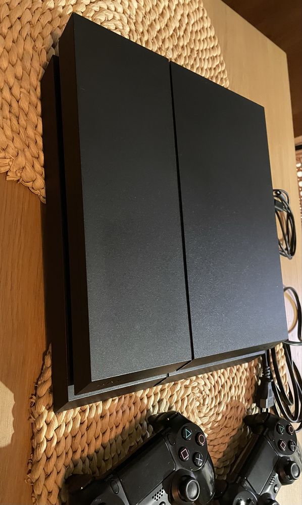 Konsola Playstations 4 PS4 + 2x pady oryginalne Dysk 1TB