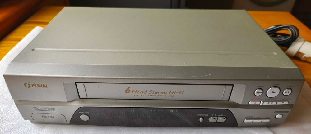 Magnetowid Funai 17A-720