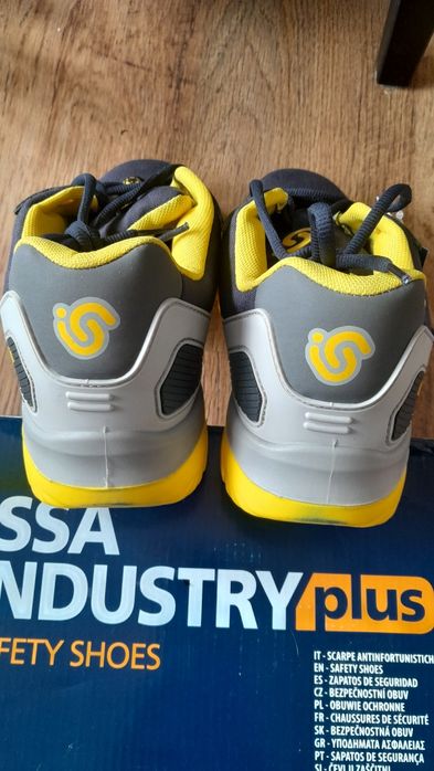 Buty robocze nowe.