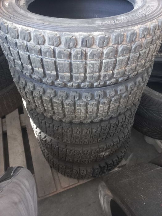 Pneus de Competição Novos e Usados