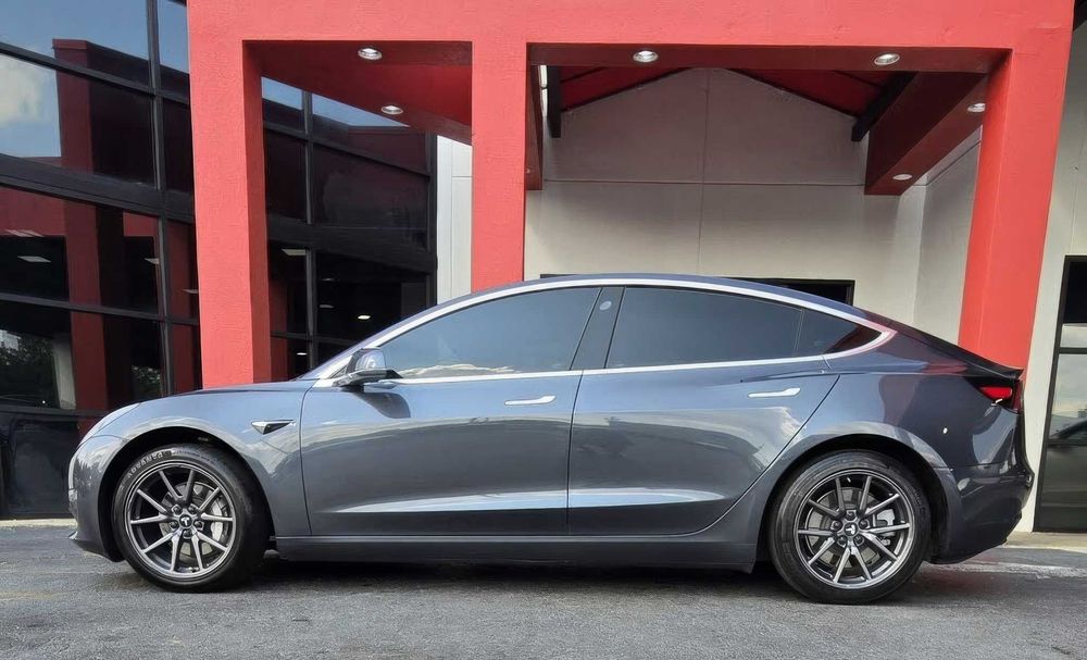 Tesla Model 3 Long Range      2019
