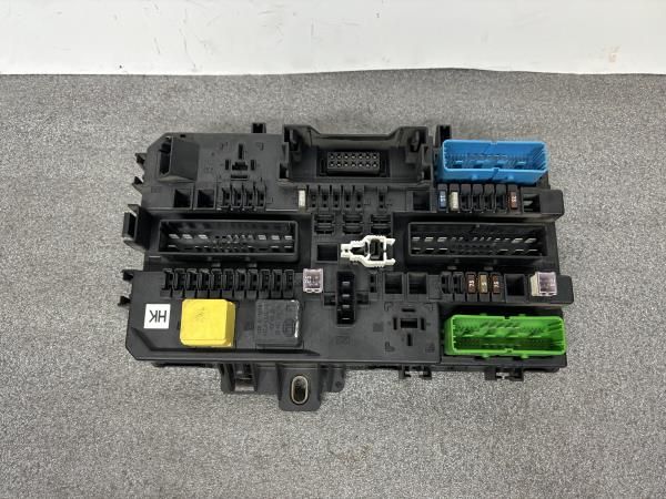 Caixa fusíveis / SAM / BSI OPEL Astra H Hatchback (L48)