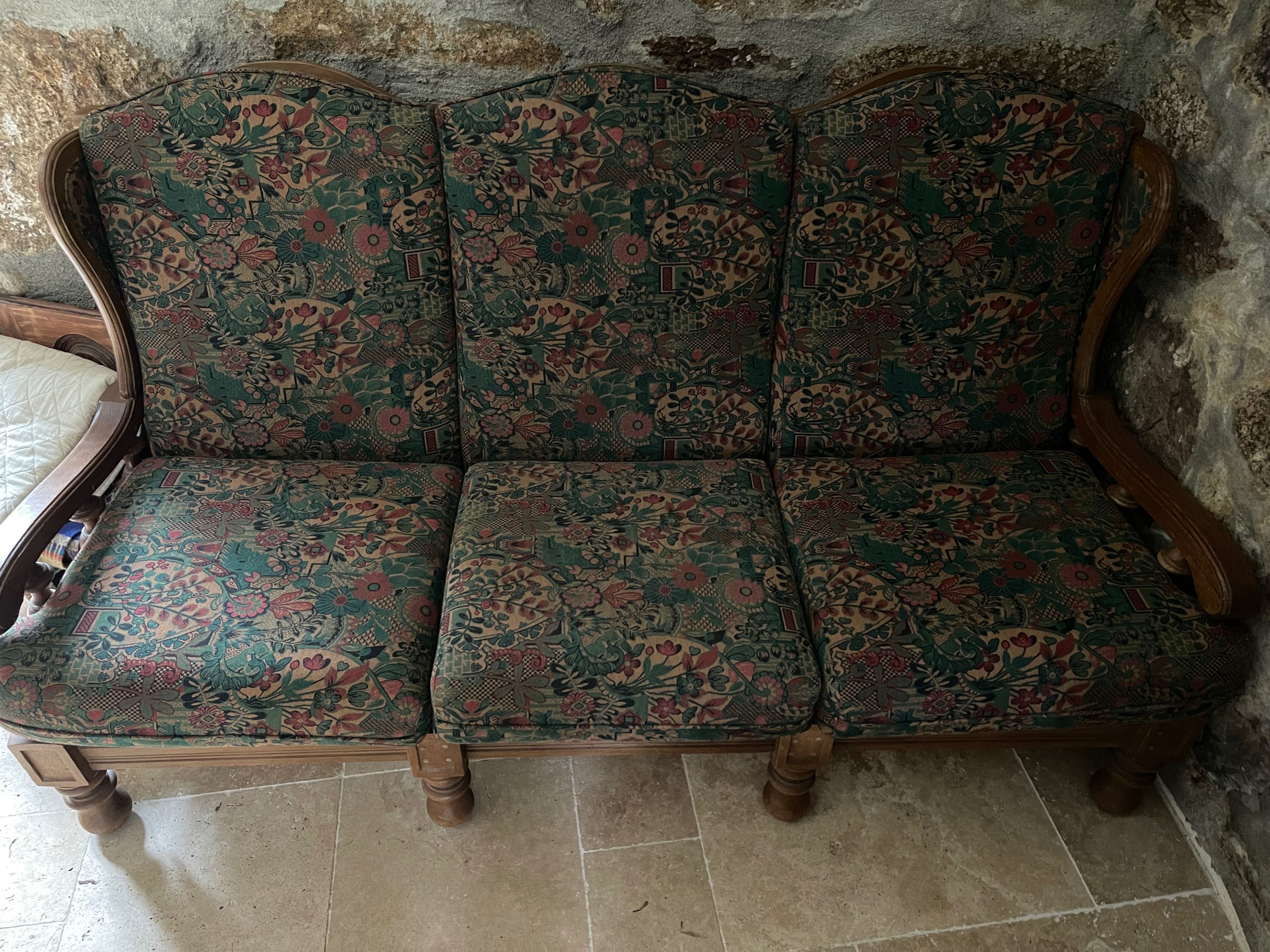 Conjunto de três sofás