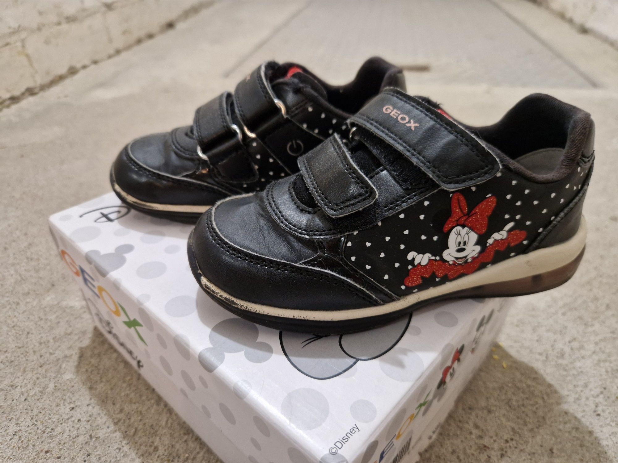 Świecące buty dziecięce GEOX  roz 26