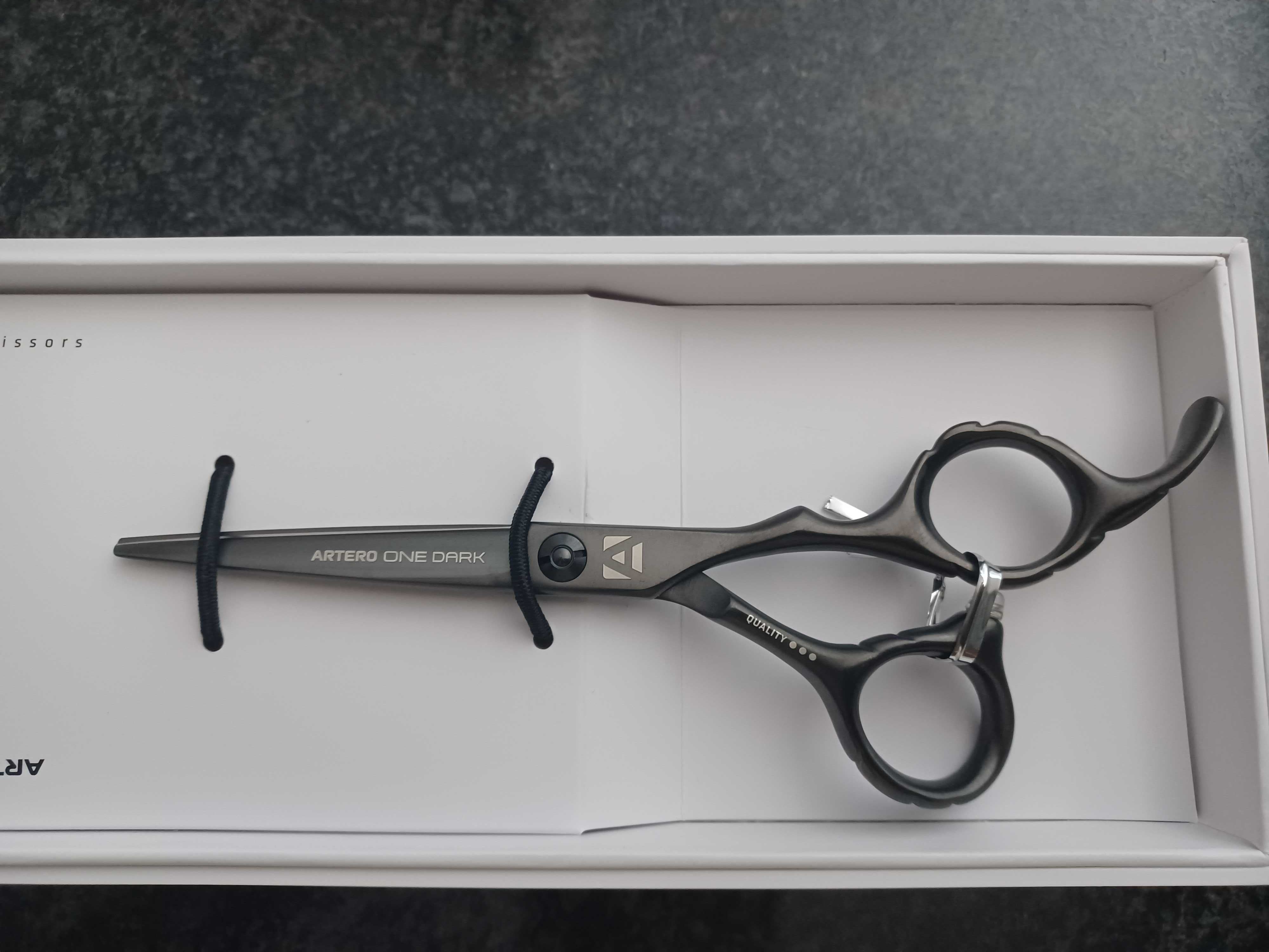 Artero - Tesoura ONE DARK 5.5" NOVA