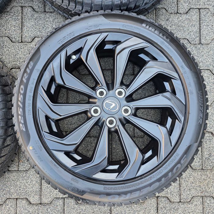 Koła zimowe Oryginalne Lexus UX200 UX250h UX300h 2019+ Pirelli jakNOWE