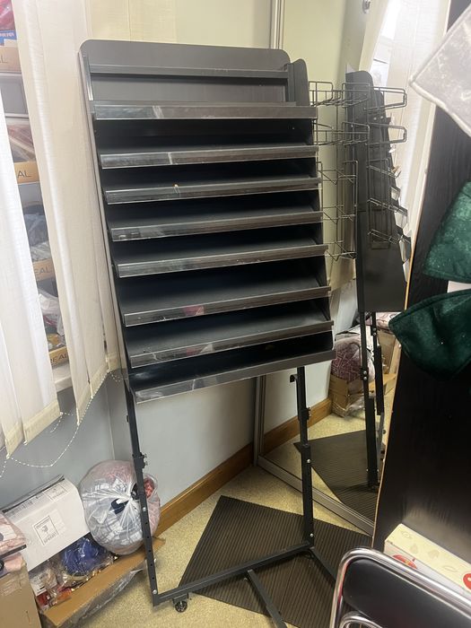 Стелаж металевий ( для викладки)