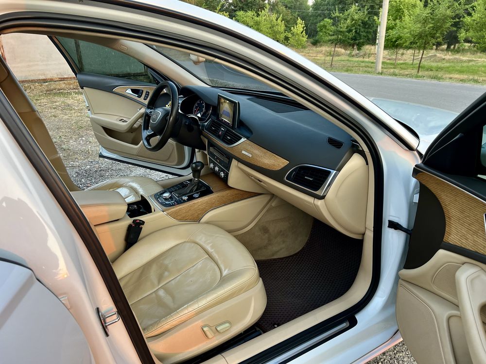 Продам Audi A6C7 3 літра бензин
