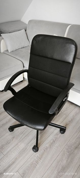 Fotel biurowy obrotowy