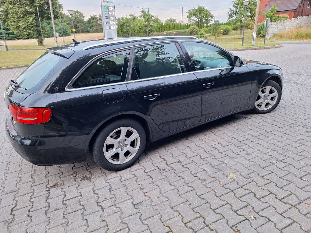 Audi A4 AUDI A4 B8 Avant | 2008r. | 2.0 TDI