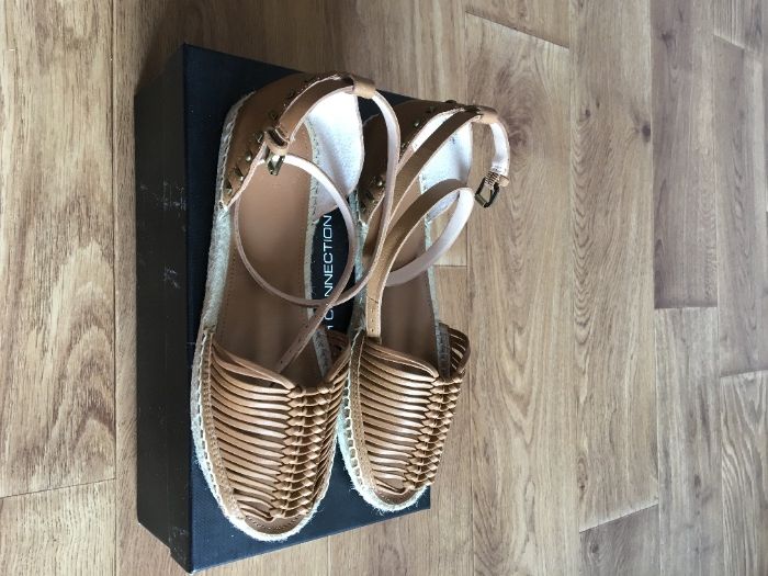 Сандалии French Connection