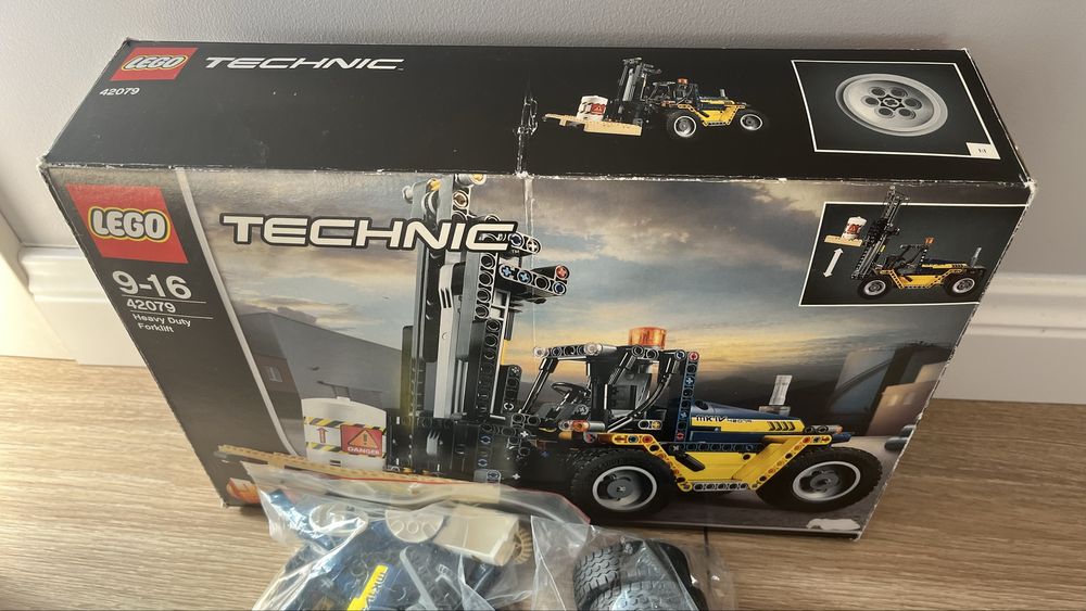 Klocki LEGO Technic Wózek widłowy 42079