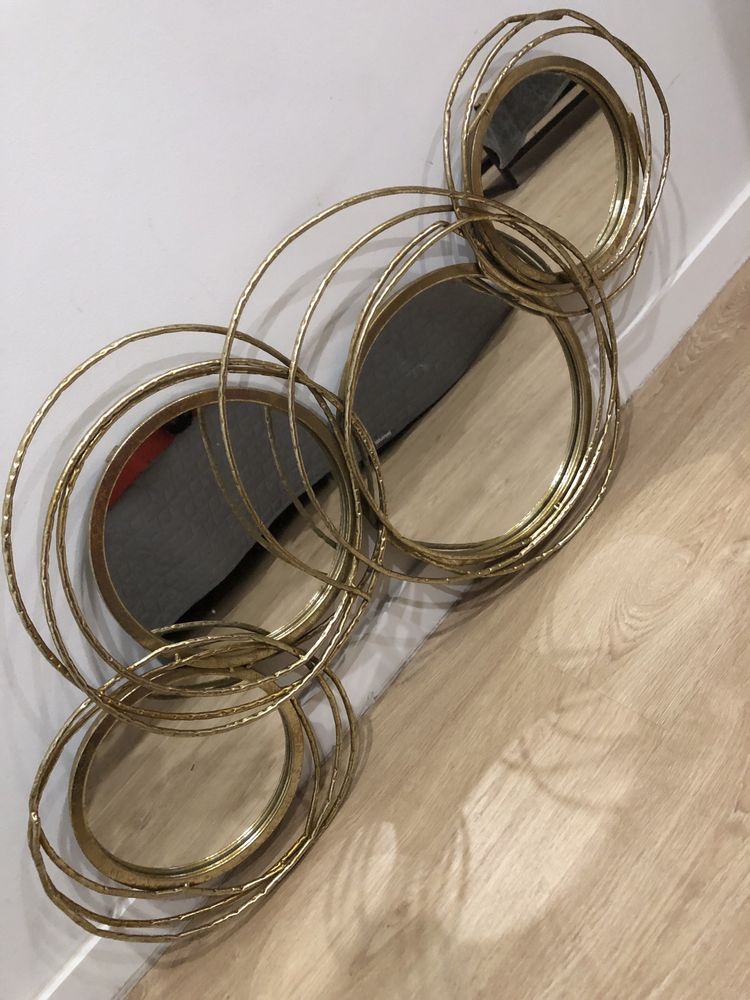 Espelho com metal dourado