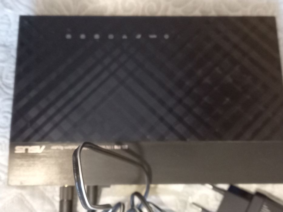 Роутер(модем)  ASUS.