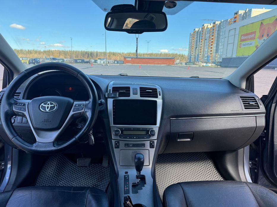 Toyota Avensis 2011 ПЕРЕКУПАМ НЕ ПИСАТИ