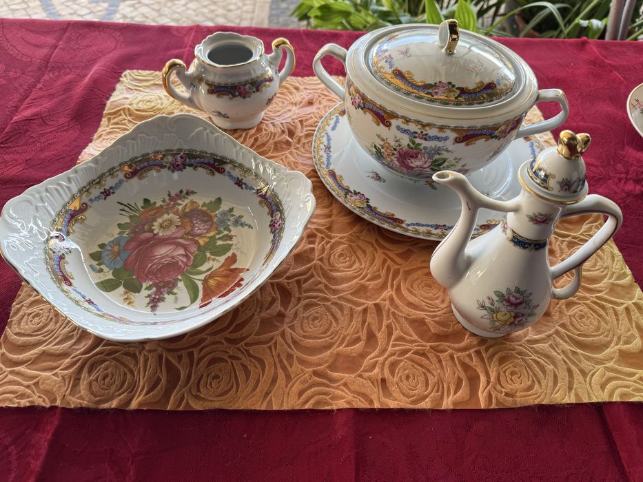 Conjunto porcelana antigo!