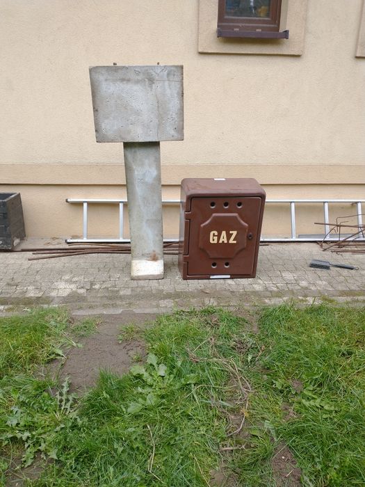 Skrzynka gazowa z postumentem