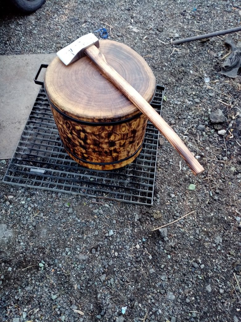 Комплект для рубки дров, колода для мангала, колун.