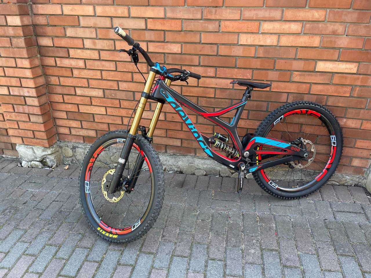 Devinci Wilson DH carbon XL sram X01 7sp ENVE  Fox 40 kashima