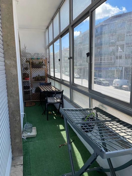 T2 a 9 minutos a pé do metro, muito bom estado, luminoso