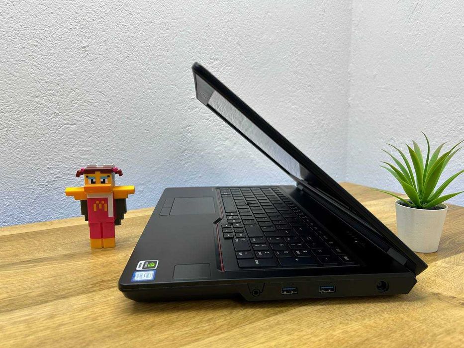 laptop Fujitsu H780
