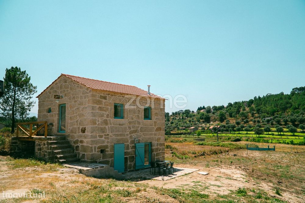 Quinta com Casinha em Pedra, recuperada, para turismo ou habitação