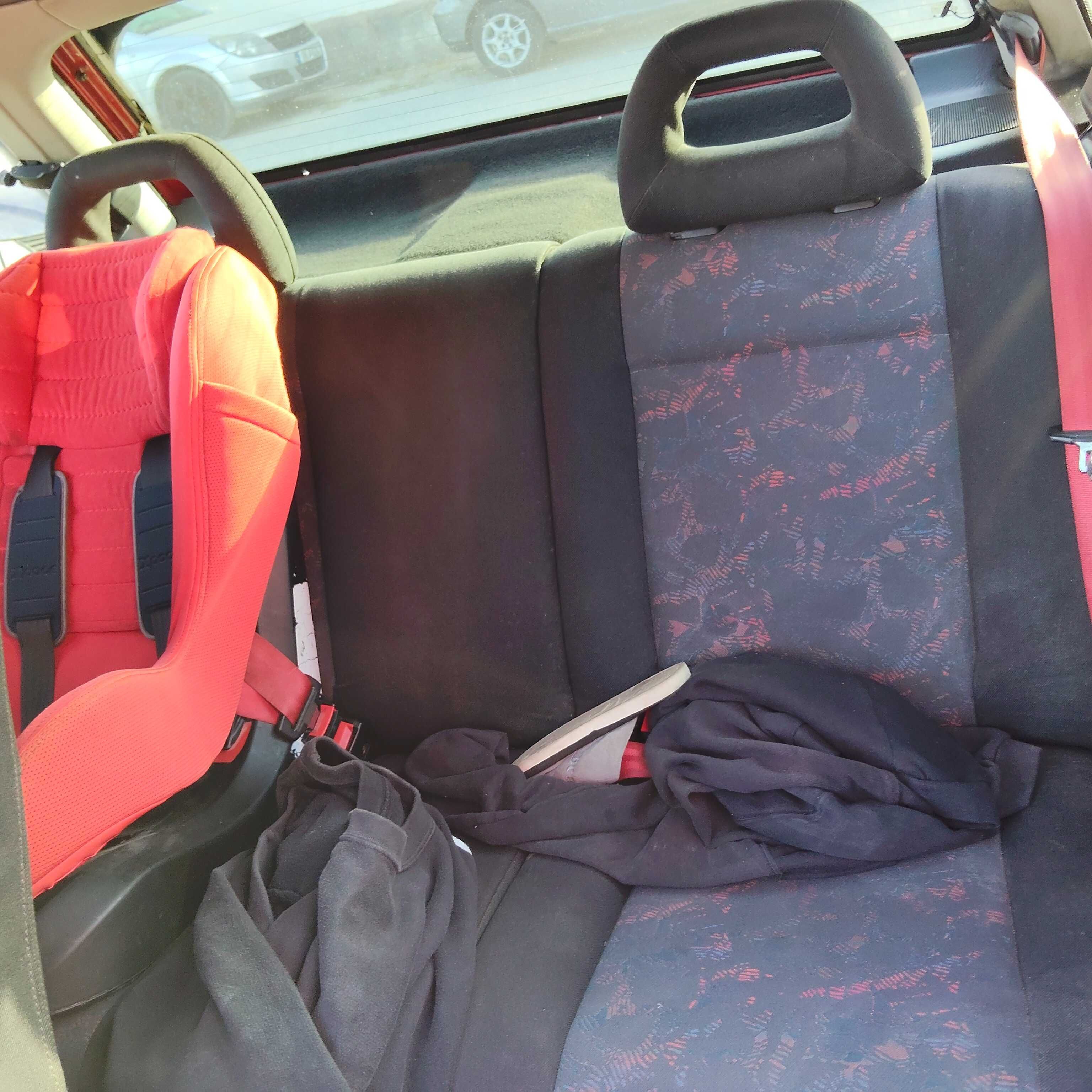 SEAT 6k 5 lugares