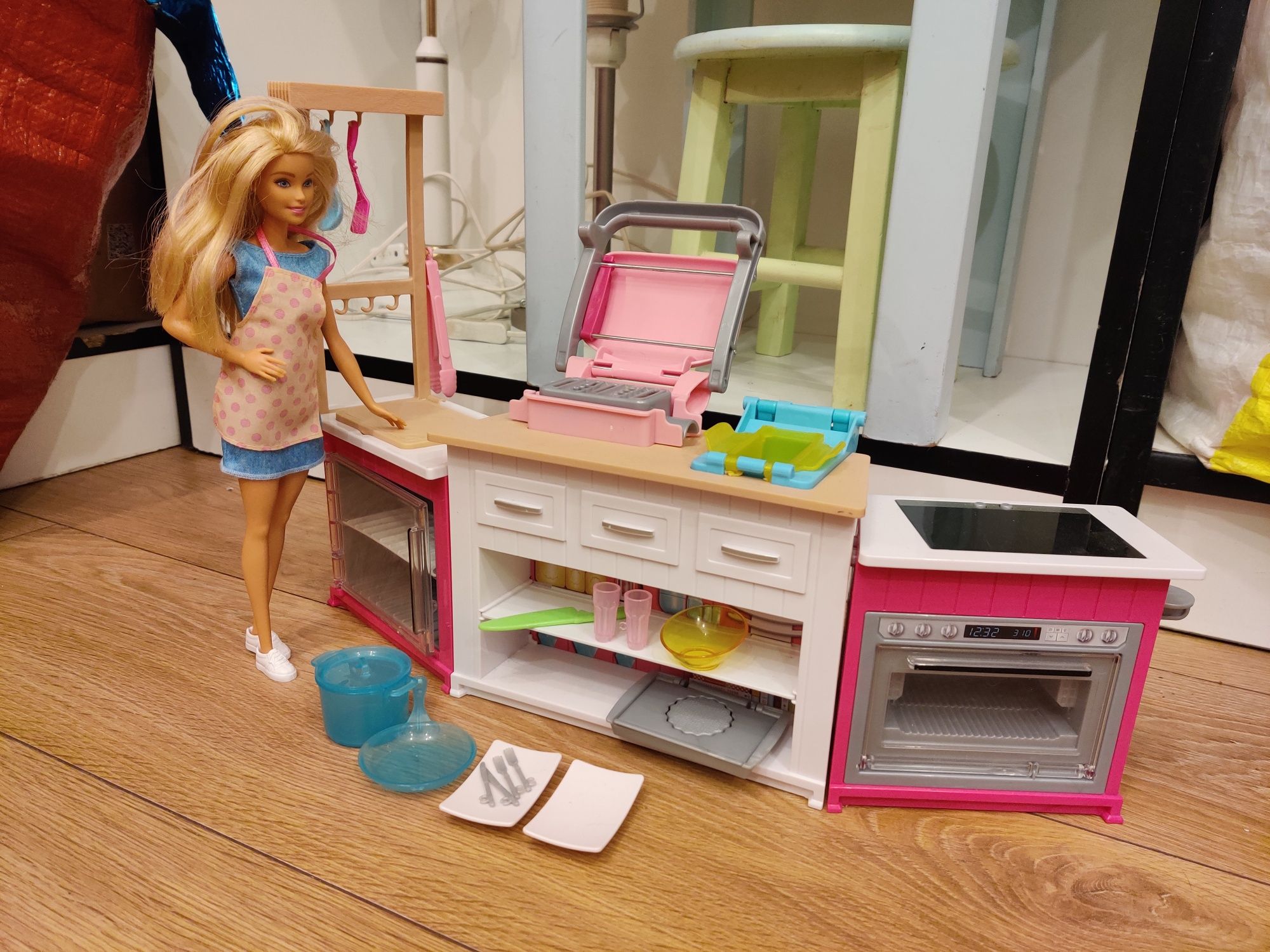 Barbie idealna kuchnia komplet akcesoriów bez ciastoliny 4+