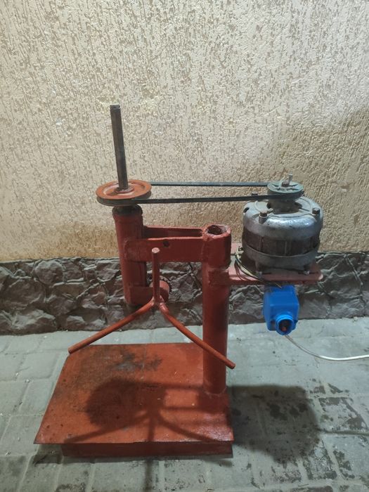 Сверлильний станок