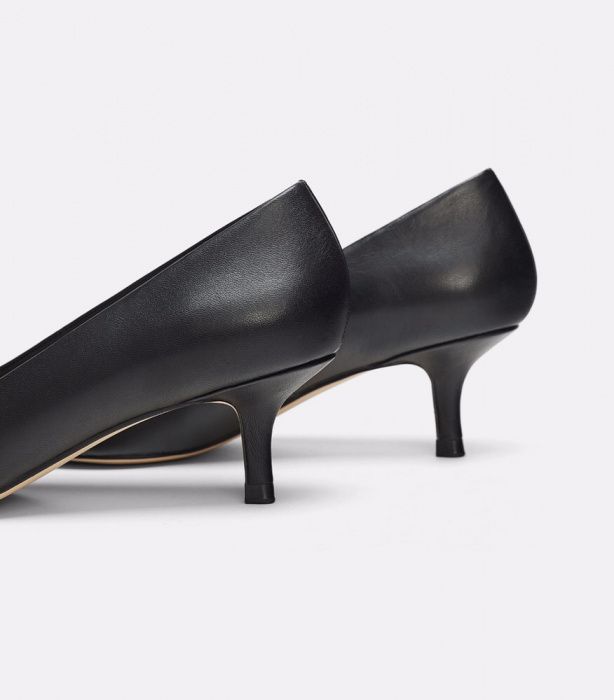 Sapato alto em pele - tacão médio