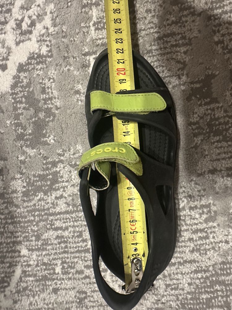 Босоніжки від crocs