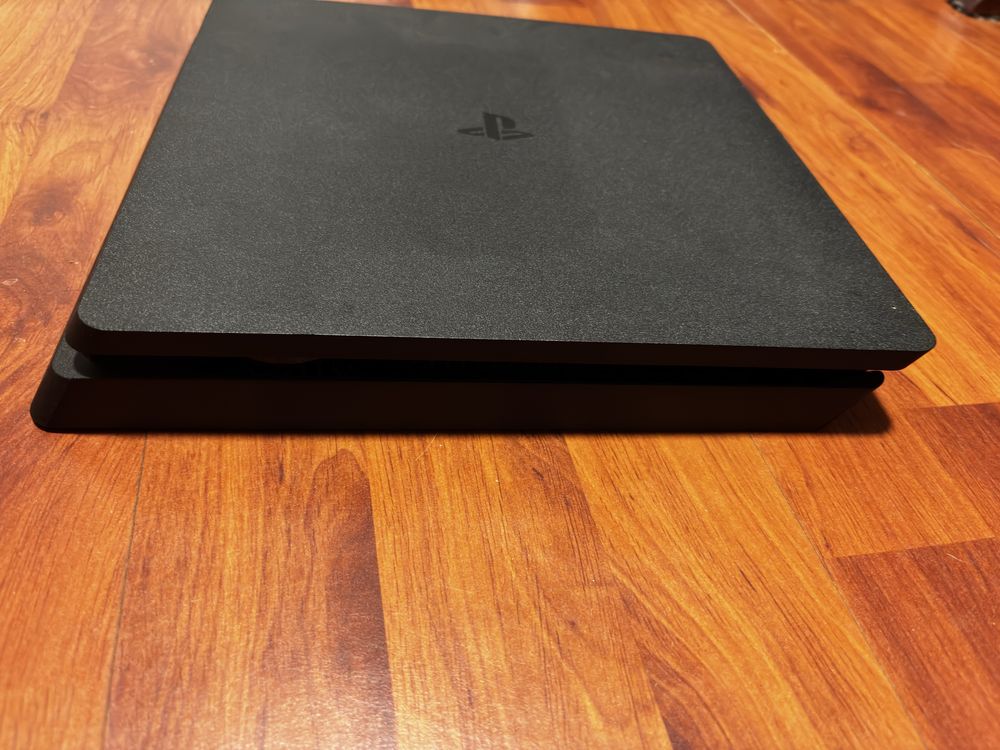 PlayStation 4 Slim