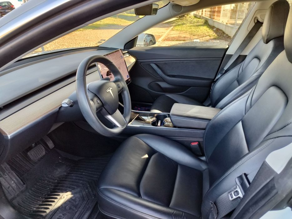 Tesla Model 3 Long-Range Dual Motor AWD