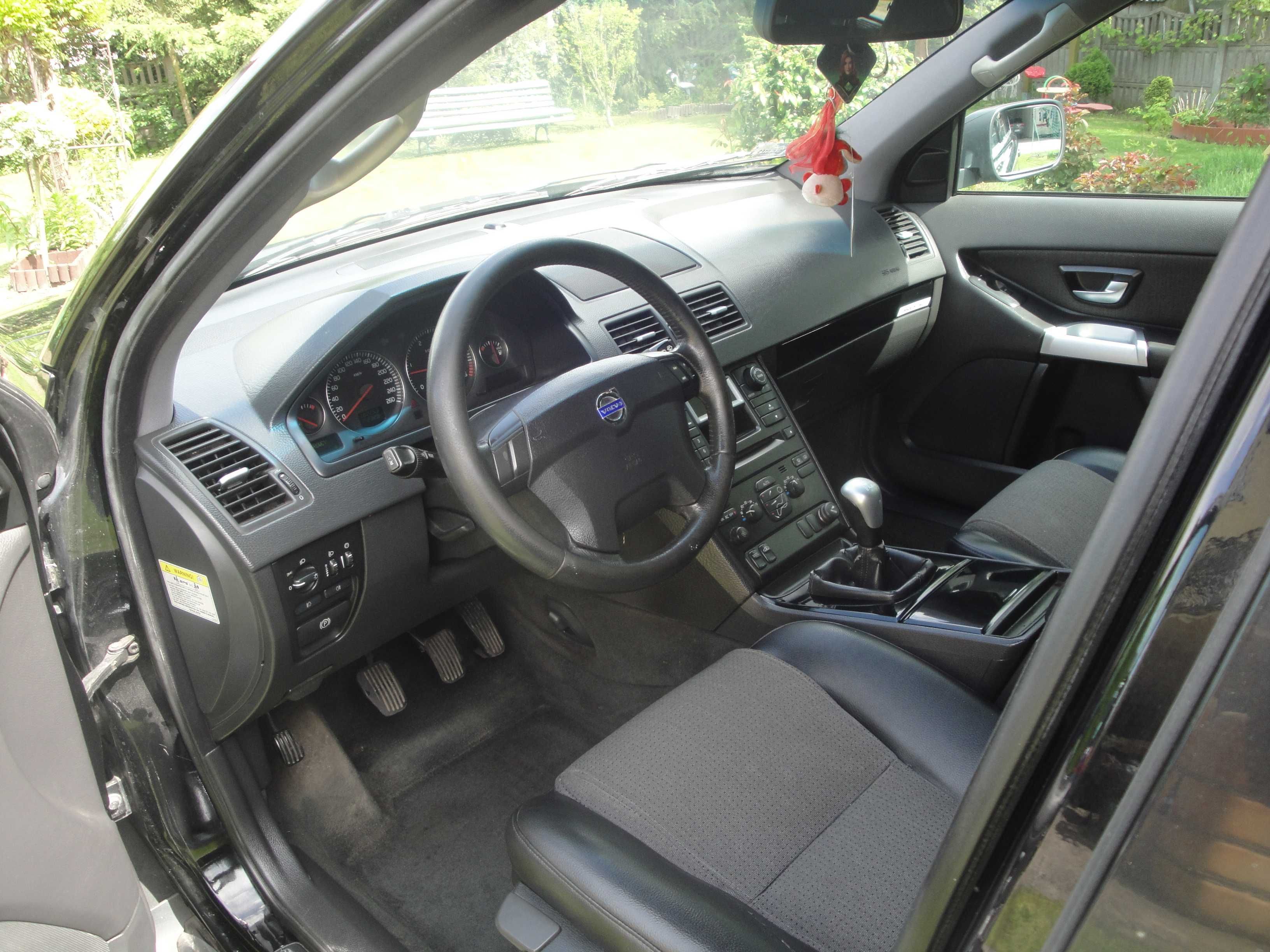 VOLVO  XC 90  2,4d. manual AWD. 4x4.
