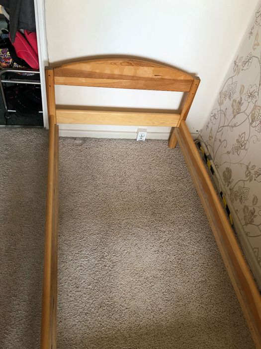 Łóżko z materacem 160x80 + pojemnik na pościel Ikea