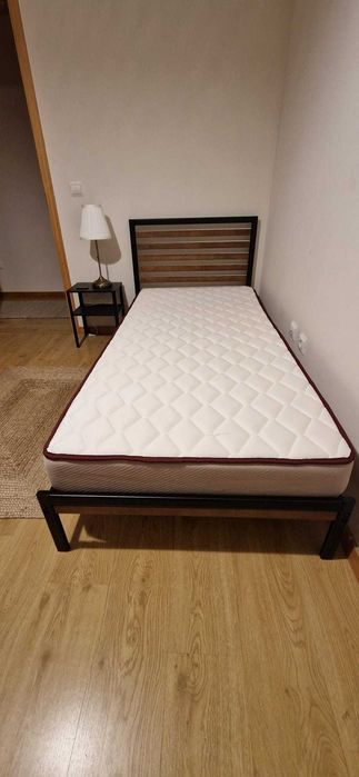 Cama com Colchão Viscoelástico   ( nunca usado/novo) - 190 x 90