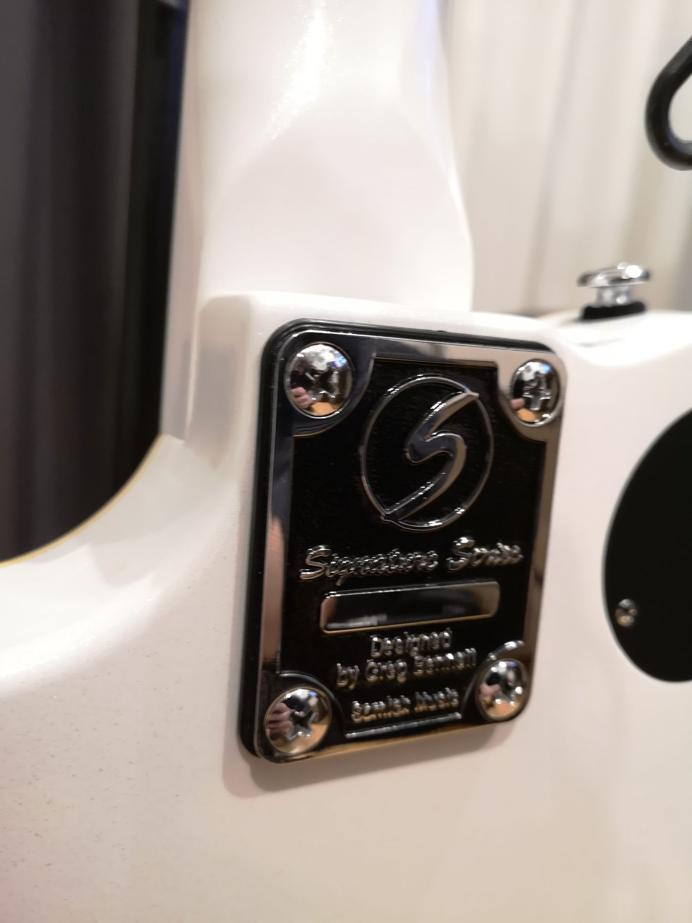 Gitara Greg Bennett