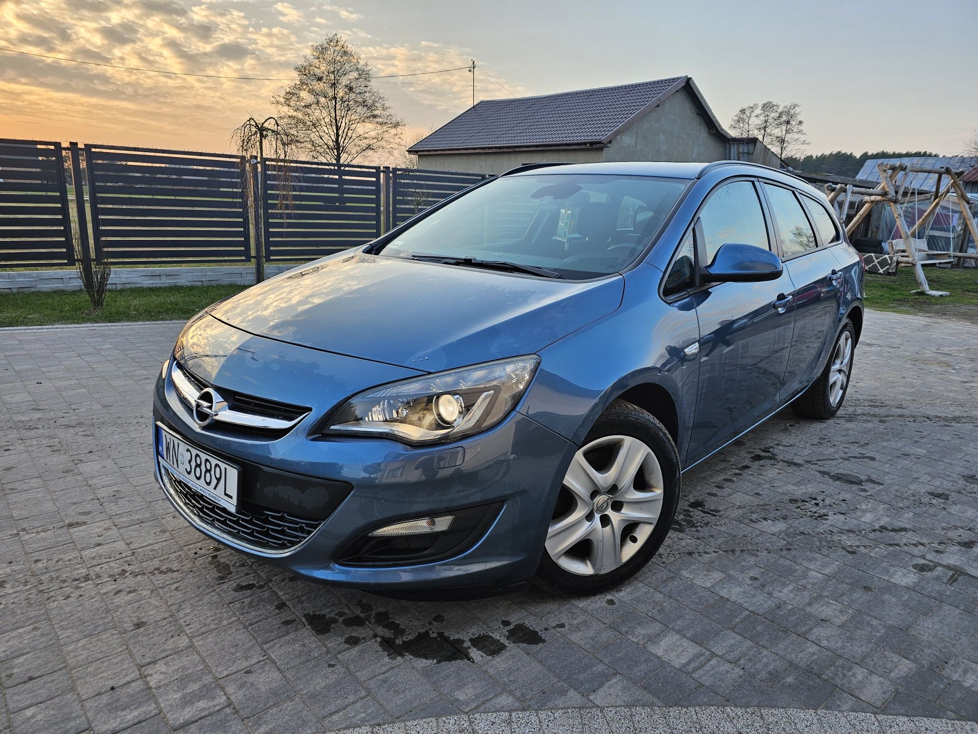 Opel Astra J Kombi Bixenon 2015" Super Stan !!!